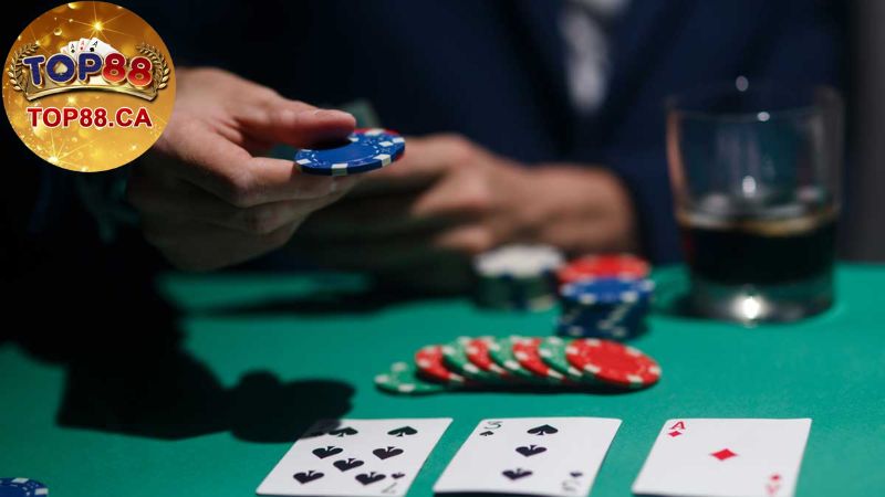 Ưu, nhược điểm và lưu ý khi Check Raise trong Poker là gì